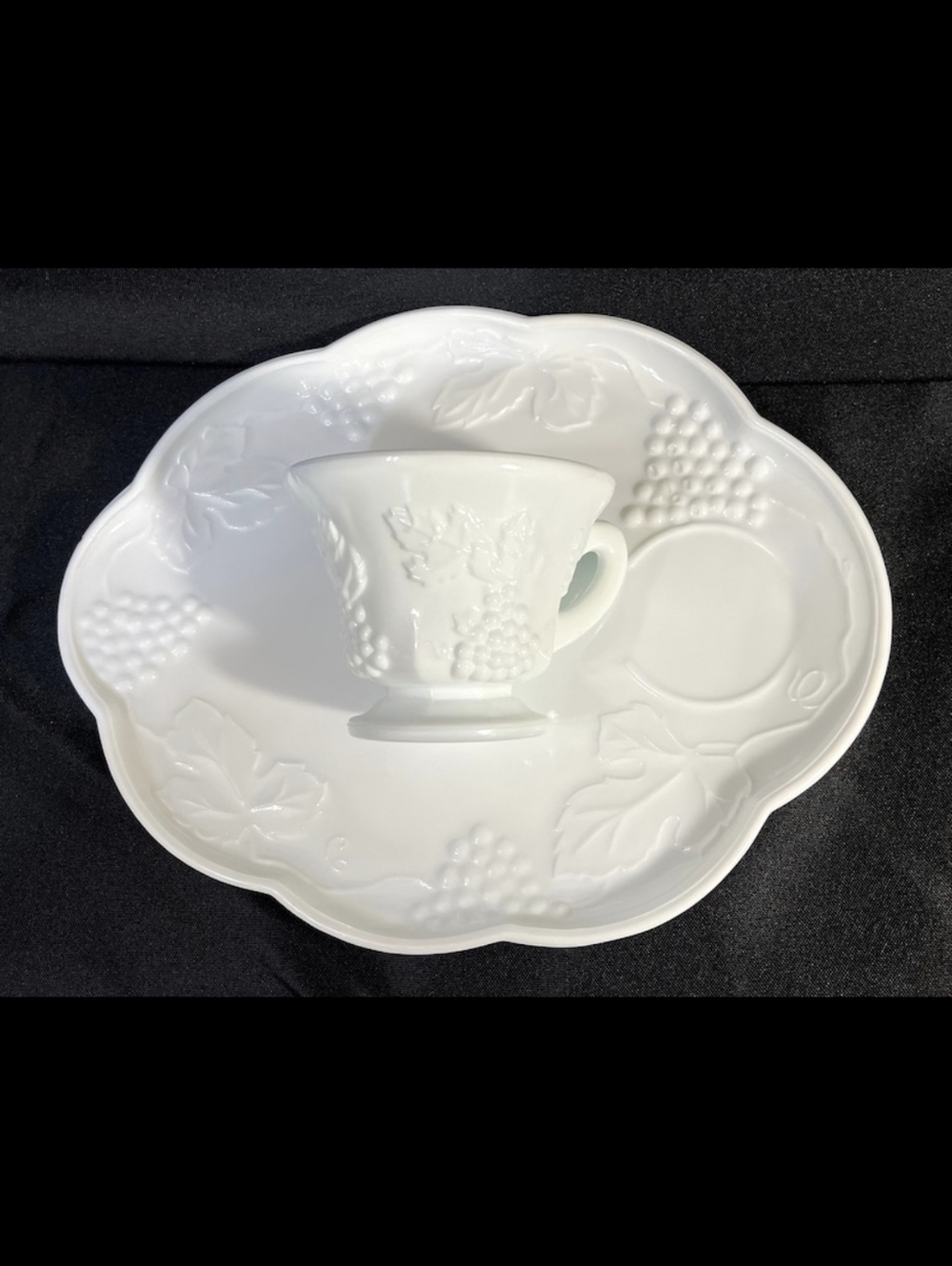 8 PC Colony Harvest Milk Glass Snack Set Of 4.